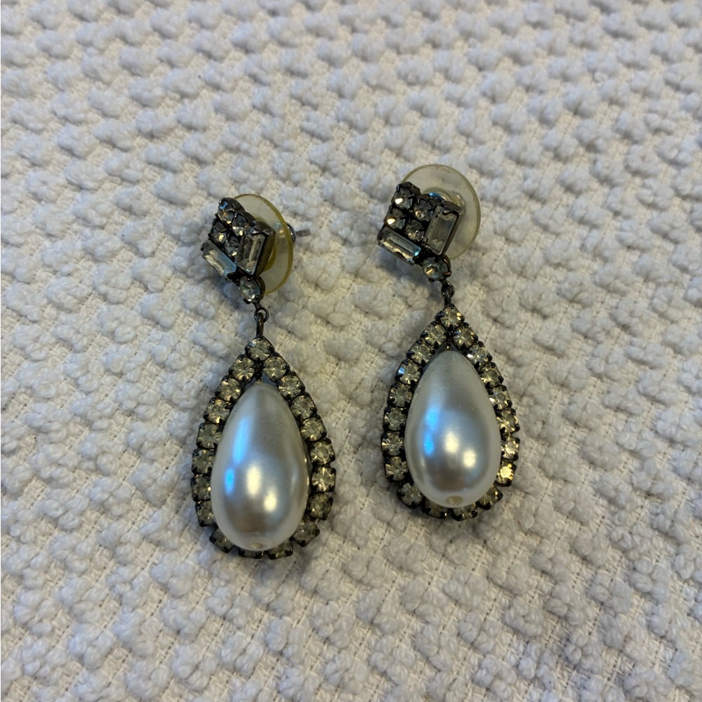 Elegant pierced Pearl and Crystal Drop Earrings